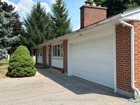 Photo 1 at 44 Starlight Crescent, Mill Pond, Richmond Hill Photo 1 at 44 Starlight Crescent, Mill Pond, Richmond Hill