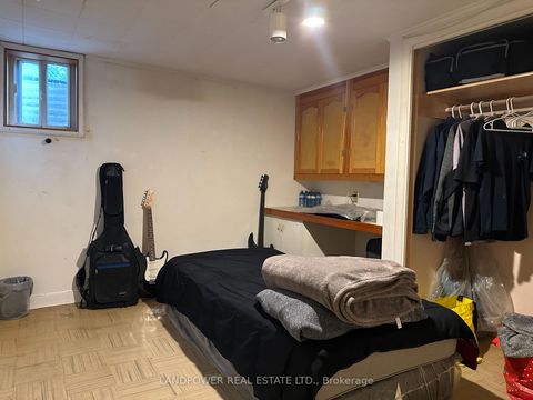 Photo 8 at 44 Starlight Crescent, Mill Pond, Richmond Hill Photo 8 at 44 Starlight Crescent, Mill Pond, Richmond Hill