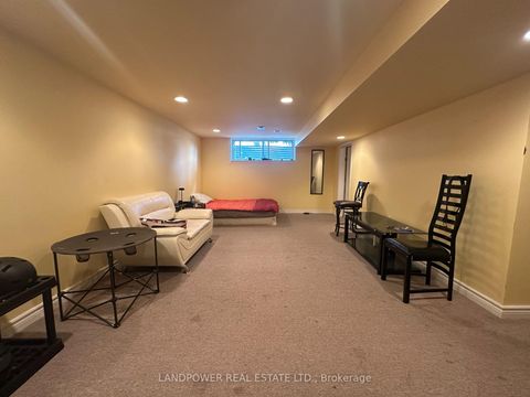 Photo 10 at 44 Starlight Crescent, Mill Pond, Richmond Hill