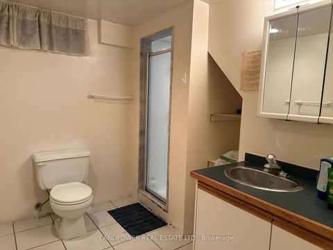 Photo 11 at 44 Starlight Crescent, Mill Pond, Richmond Hill