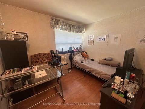 Photo 15 at 44 Starlight Crescent, Mill Pond, Richmond Hill