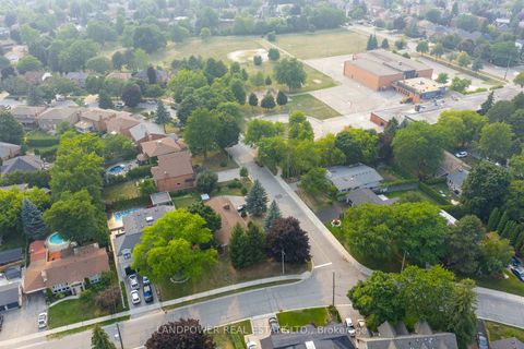 Photo 22 at 44 Starlight Crescent, Mill Pond, Richmond Hill Photo 22 at 44 Starlight Crescent, Mill Pond, Richmond Hill