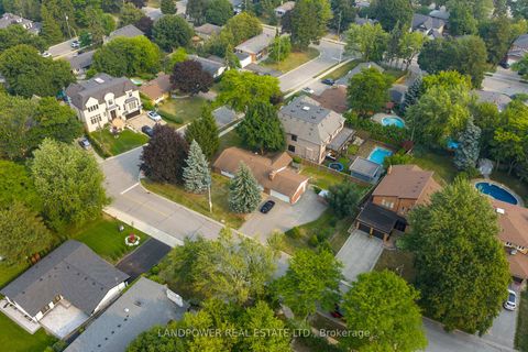 Photo 23 at 44 Starlight Crescent, Mill Pond, Richmond Hill