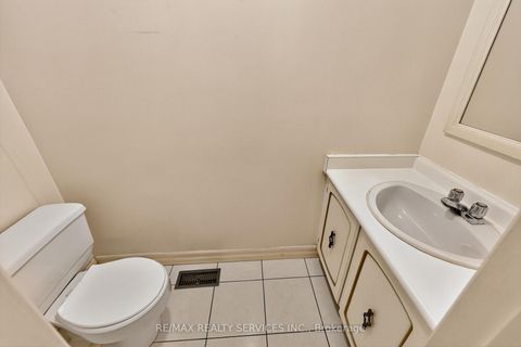 Photo 14 at 87 Birch Meadow Outlook, East Woodbridge, Vaughan