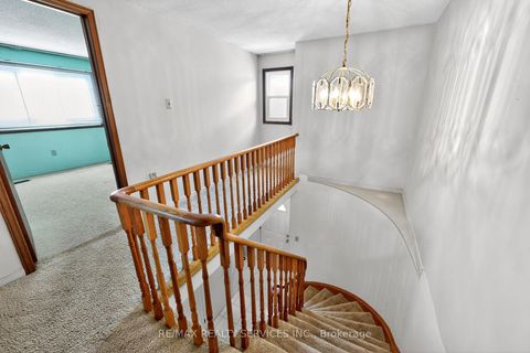 Photo 17 at 87 Birch Meadow Outlook, East Woodbridge, Vaughan