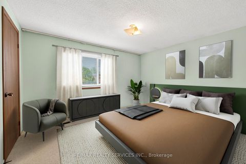 Photo 22 at 87 Birch Meadow Outlook, East Woodbridge, Vaughan