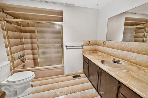 Photo 23 at 87 Birch Meadow Outlook, East Woodbridge, Vaughan