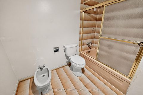 Photo 24 at 87 Birch Meadow Outlook, East Woodbridge, Vaughan