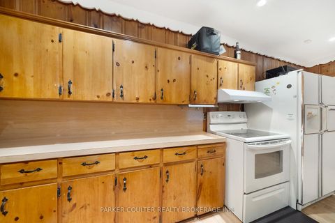 Photo 10 at 105 Rockport Crescent, Crosby, Richmond Hill