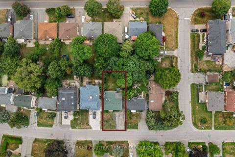 Photo 18 at 105 Rockport Crescent, Crosby, Richmond Hill