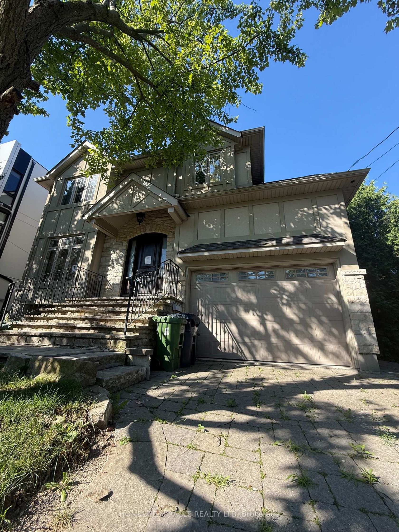 16 Ravenscrest Drive, Rosethorn, Toronto 