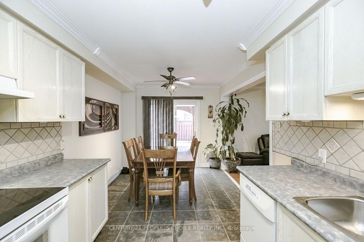 Photo 14 at 1 LAKE LOUISE Drive, Fletcher's Meadow, Brampton