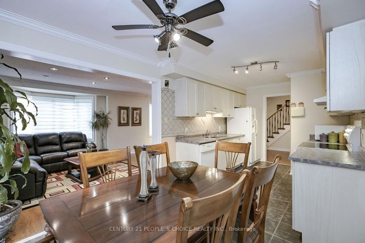 Photo 17 at 1 LAKE LOUISE Drive, Fletcher's Meadow, Brampton
