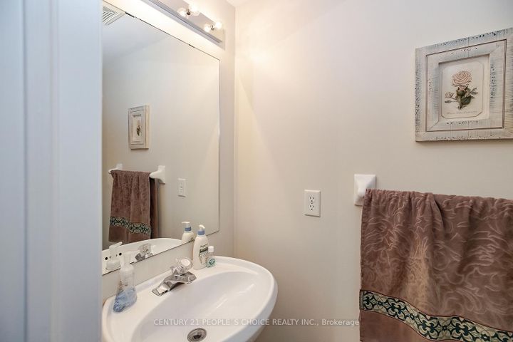 Photo 18 at 1 LAKE LOUISE Drive, Fletcher's Meadow, Brampton