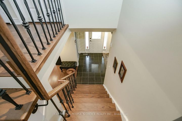 Photo 19 at 1 LAKE LOUISE Drive, Fletcher's Meadow, Brampton