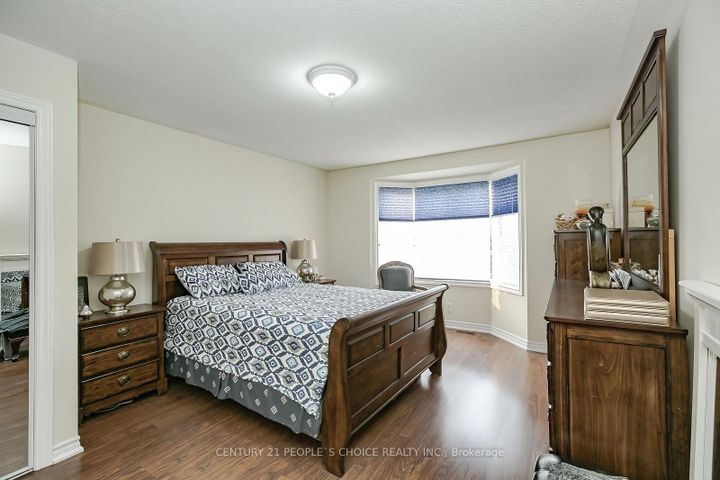 Photo 22 at 1 LAKE LOUISE Drive, Fletcher's Meadow, Brampton