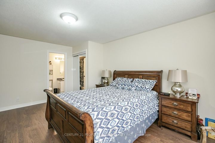 Photo 24 at 1 LAKE LOUISE Drive, Fletcher's Meadow, Brampton