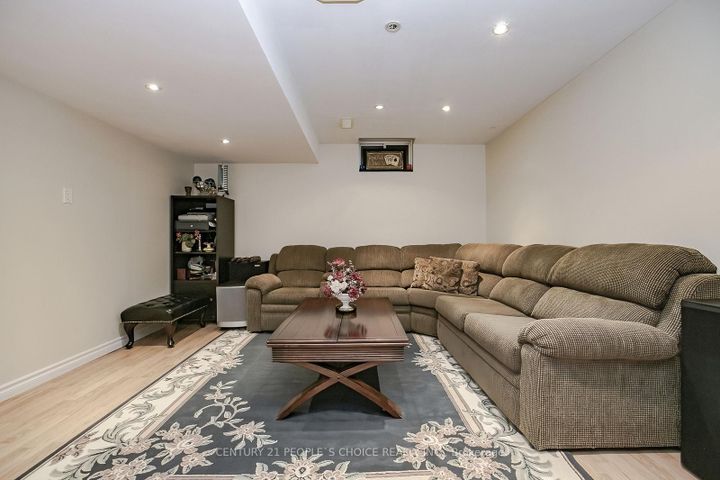 Photo 32 at 1 LAKE LOUISE Drive, Fletcher's Meadow, Brampton