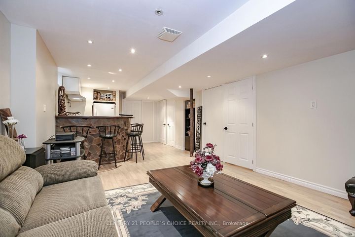 Photo 34 at 1 LAKE LOUISE Drive, Fletcher's Meadow, Brampton