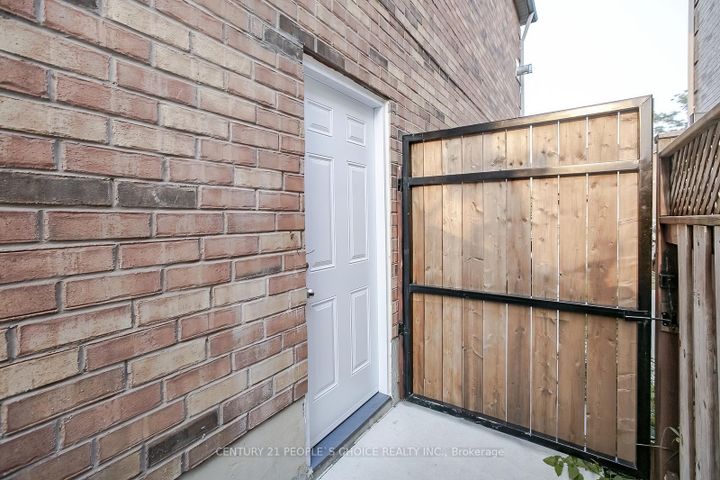 Photo 40 at 1 LAKE LOUISE Drive, Fletcher's Meadow, Brampton