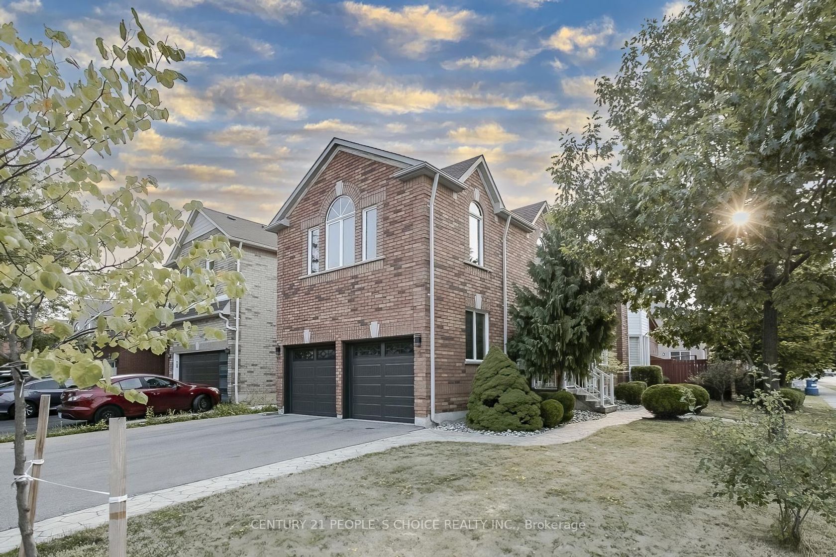 1 LAKE LOUISE Drive, Fletcher's Meadow, Brampton 2