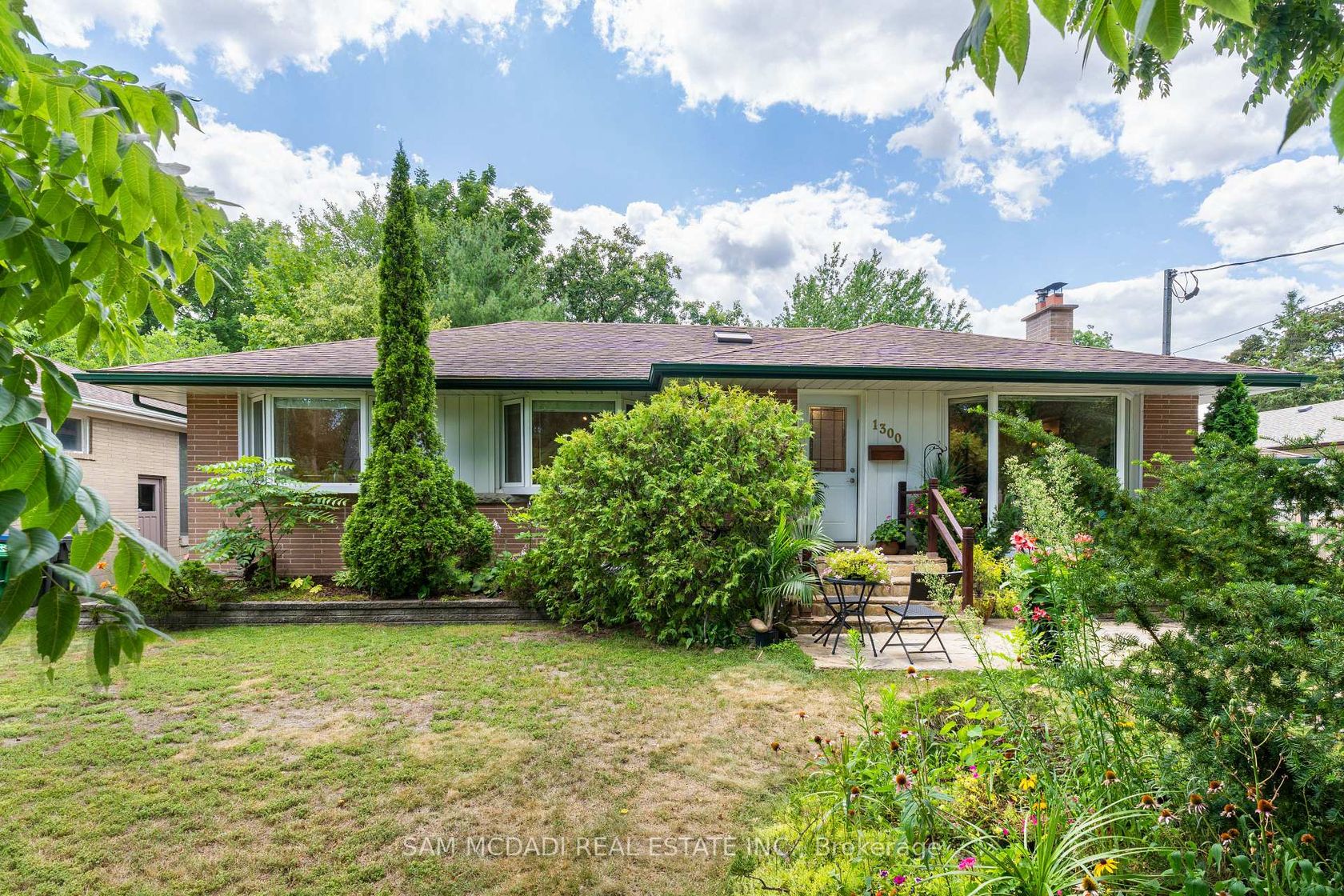 1300 Twin Oaks Dell, Lorne Park, Mississauga 
