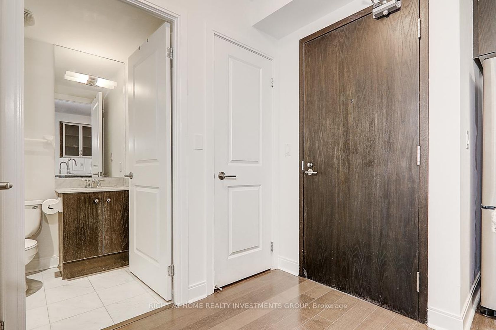704 - 18 Yorkville Avenue, Annex, Toronto 