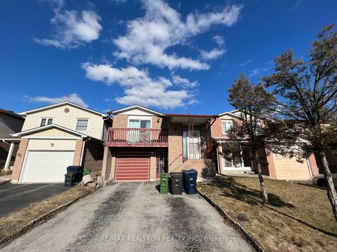 Photo 1 at 57 Copperwood Square, Milliken, Toronto