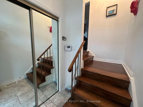 Photo 3 at 57 Copperwood Square, Milliken, Toronto