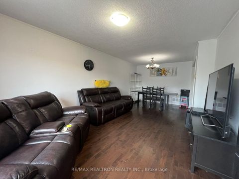 Photo 7 at 57 Copperwood Square, Milliken, Toronto