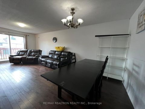Photo 8 at 57 Copperwood Square, Milliken, Toronto