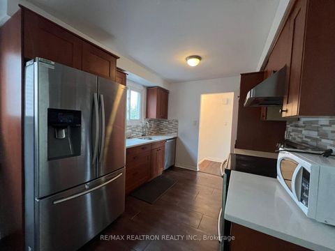Photo 10 at 57 Copperwood Square, Milliken, Toronto