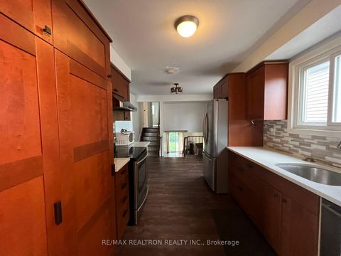 Photo 11 at 57 Copperwood Square, Milliken, Toronto