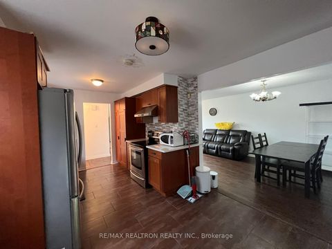 Photo 12 at 57 Copperwood Square, Milliken, Toronto