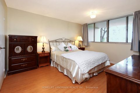 Photo 19 at 136 - 1300 Marlborough Court, FA Falgarwood, Oakville