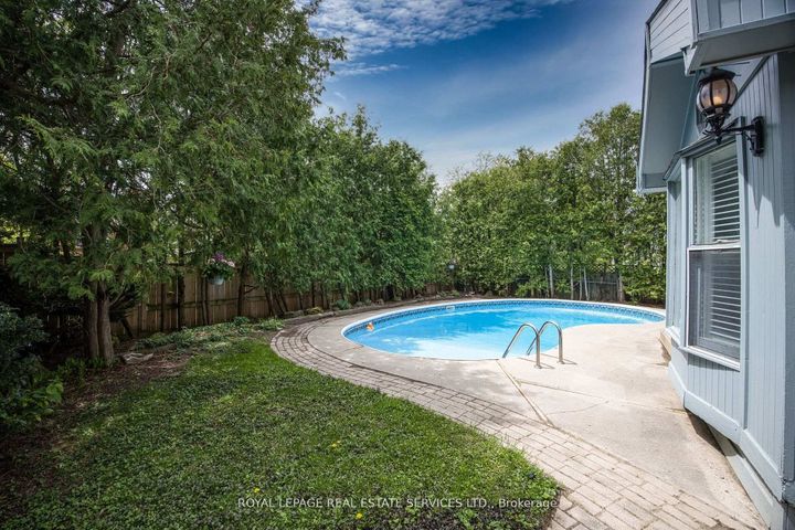 Photo 2 at 198 Romfield Circuit, Royal Orchard, Markham