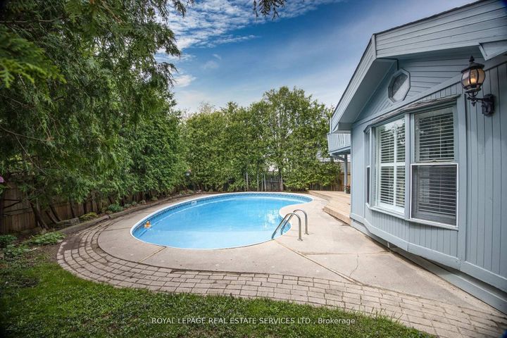 Photo 3 at 198 Romfield Circuit, Royal Orchard, Markham