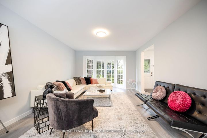 Photo 10 at 198 Romfield Circuit, Royal Orchard, Markham