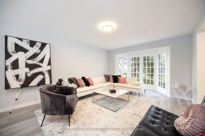 Photo 11 at 198 Romfield Circuit, Royal Orchard, Markham