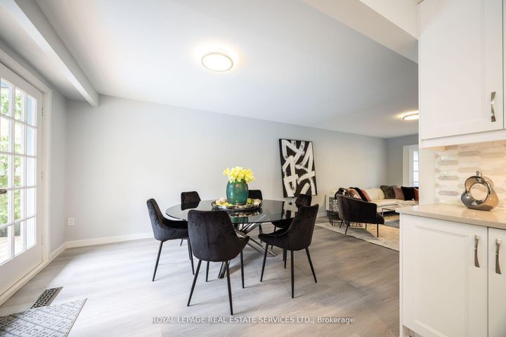 Photo 14 at 198 Romfield Circuit, Royal Orchard, Markham