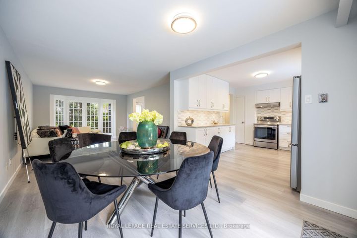 Photo 15 at 198 Romfield Circuit, Royal Orchard, Markham