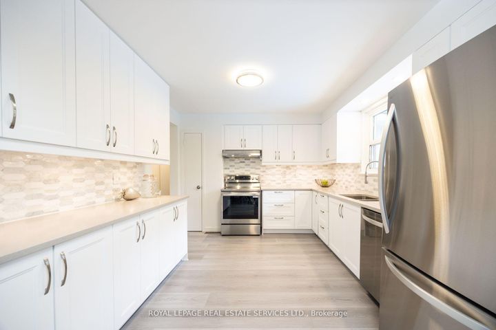 Photo 17 at 198 Romfield Circuit, Royal Orchard, Markham
