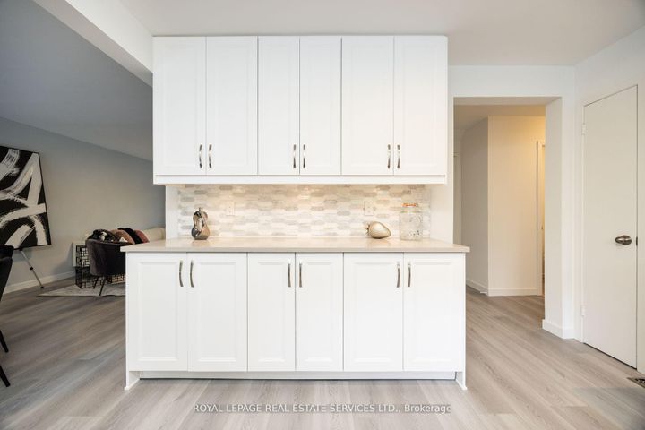 Photo 24 at 198 Romfield Circuit, Royal Orchard, Markham