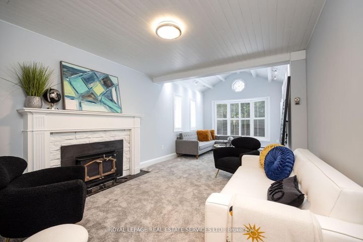 Photo 26 at 198 Romfield Circuit, Royal Orchard, Markham