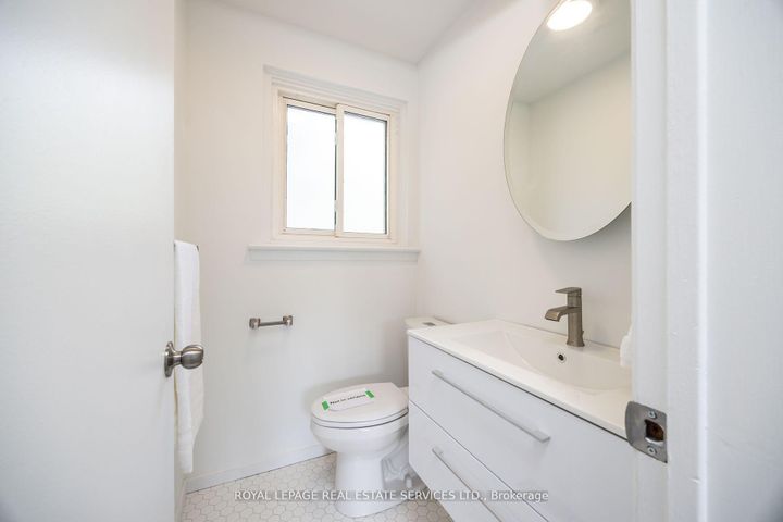 Photo 39 at 198 Romfield Circuit, Royal Orchard, Markham