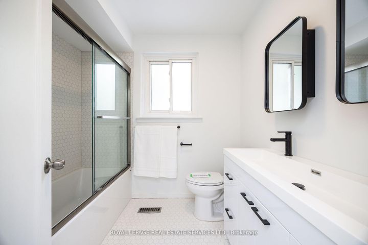 Photo 45 at 198 Romfield Circuit, Royal Orchard, Markham