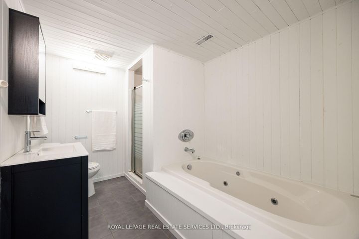Photo 48 at 198 Romfield Circuit, Royal Orchard, Markham