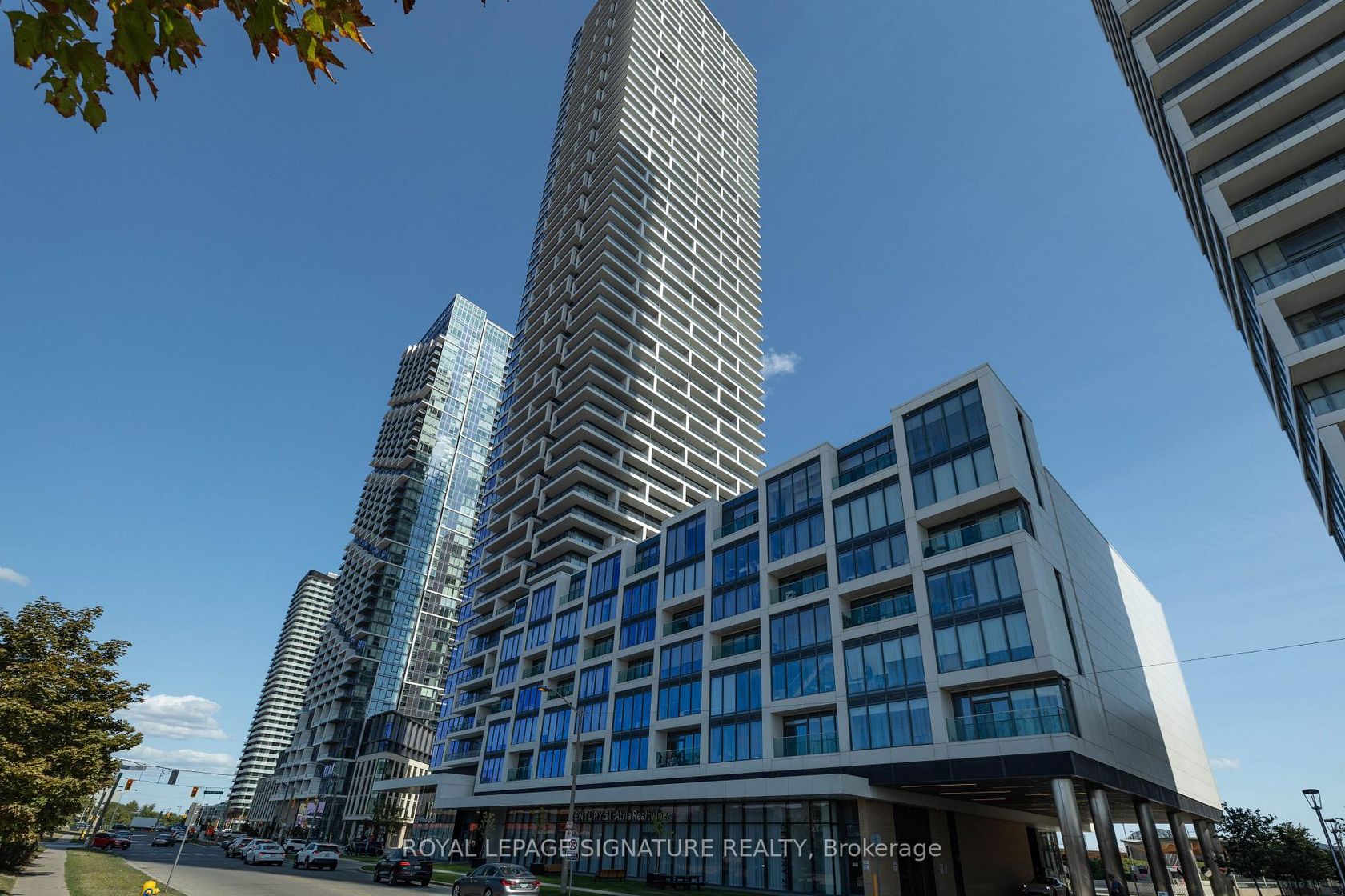 1810 - 950 Portage Parkway, Concord, Vaughan 