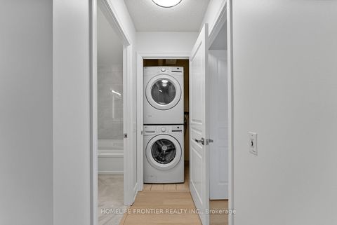 Photo 10 at 311 - 5 Northtown Way, Willowdale East, Toronto