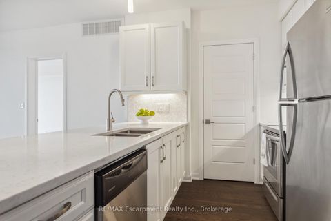 Photo 12 at 309 - 3028 CREEKSHORE COMMON, GO Glenorchy, Oakville